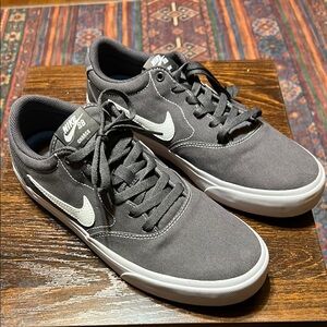 Nike SB Men's Charcoal and White Sneakers